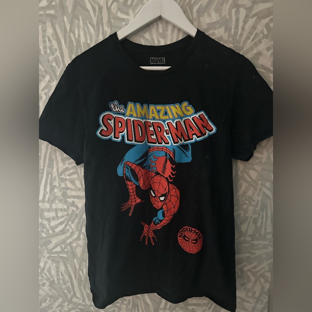 Marvel SpiderMan tee, size medium